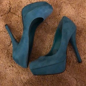 Never been worn Pumps